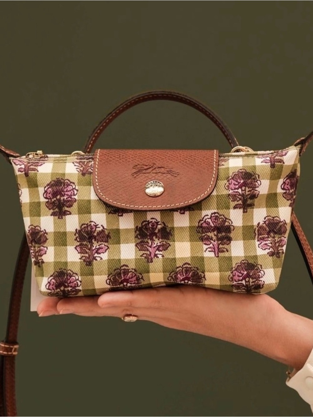 ISO Longchamp Le Pliage in artichoke
